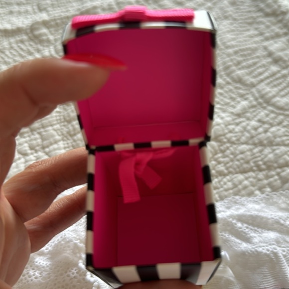 Juicy couture brand new in box with metal heart - Picture 3 of 6